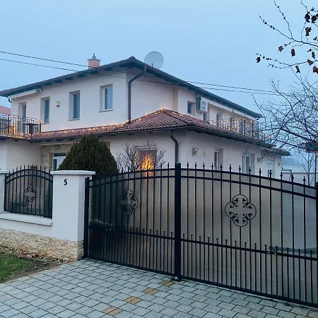 Apartman Aura *