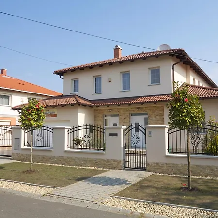 Aura Apartman *