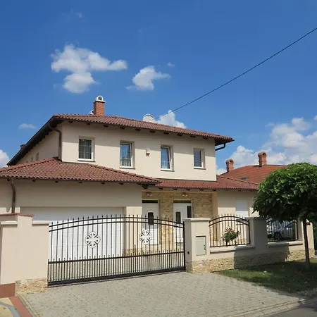Aura Apartman *