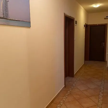 奥拉公寓